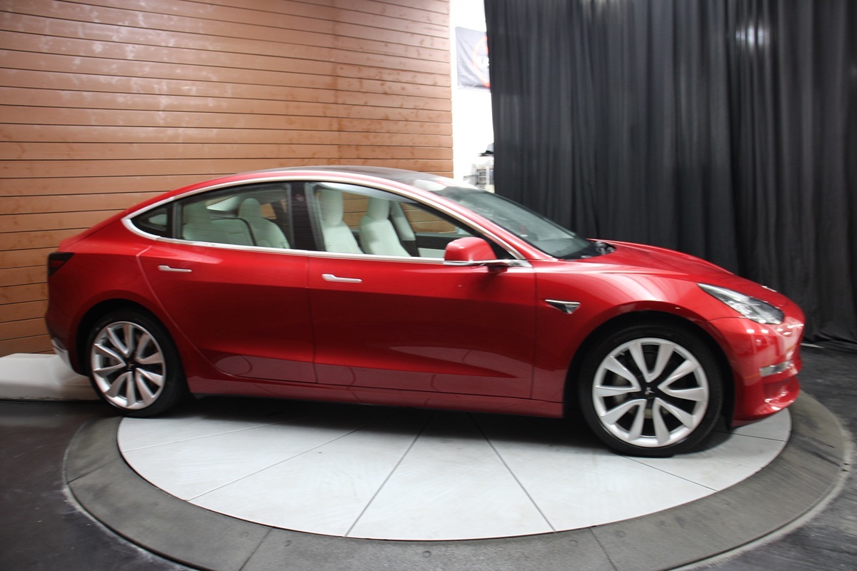 2020 Tesla Model 3 Long Range photo 18