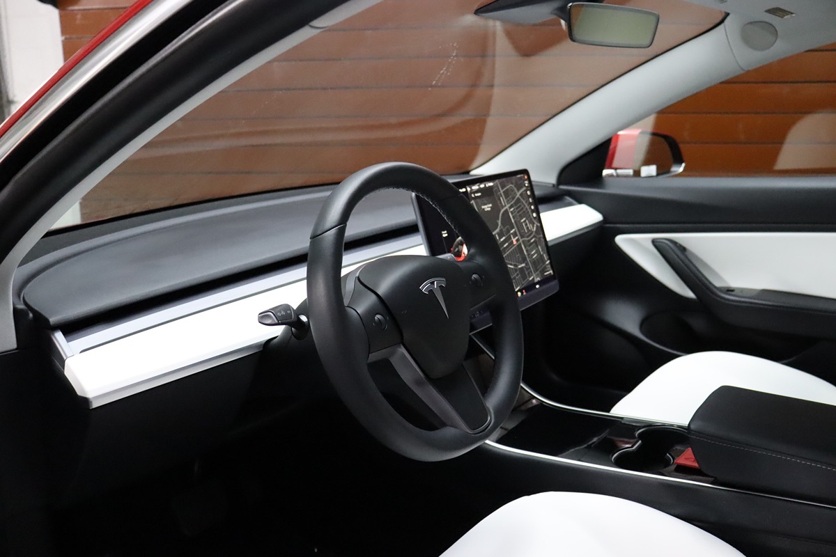 2020 Tesla Model 3 Long Range photo 29