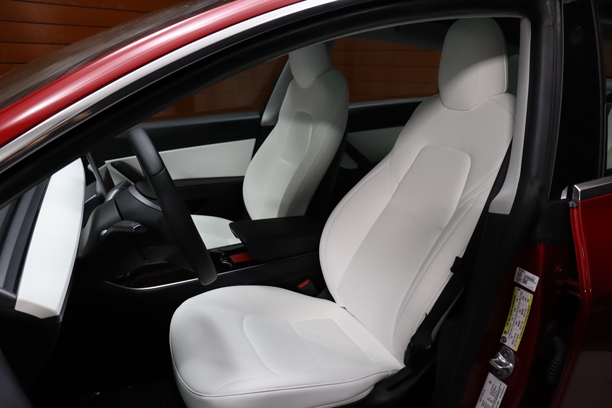 2020 Tesla Model 3 Long Range photo 32