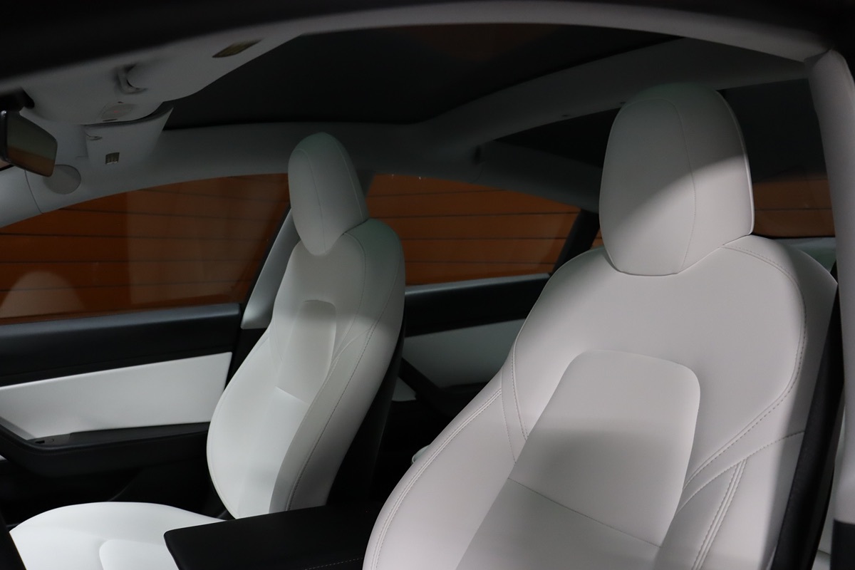 2020 Tesla Model 3 Long Range photo 33