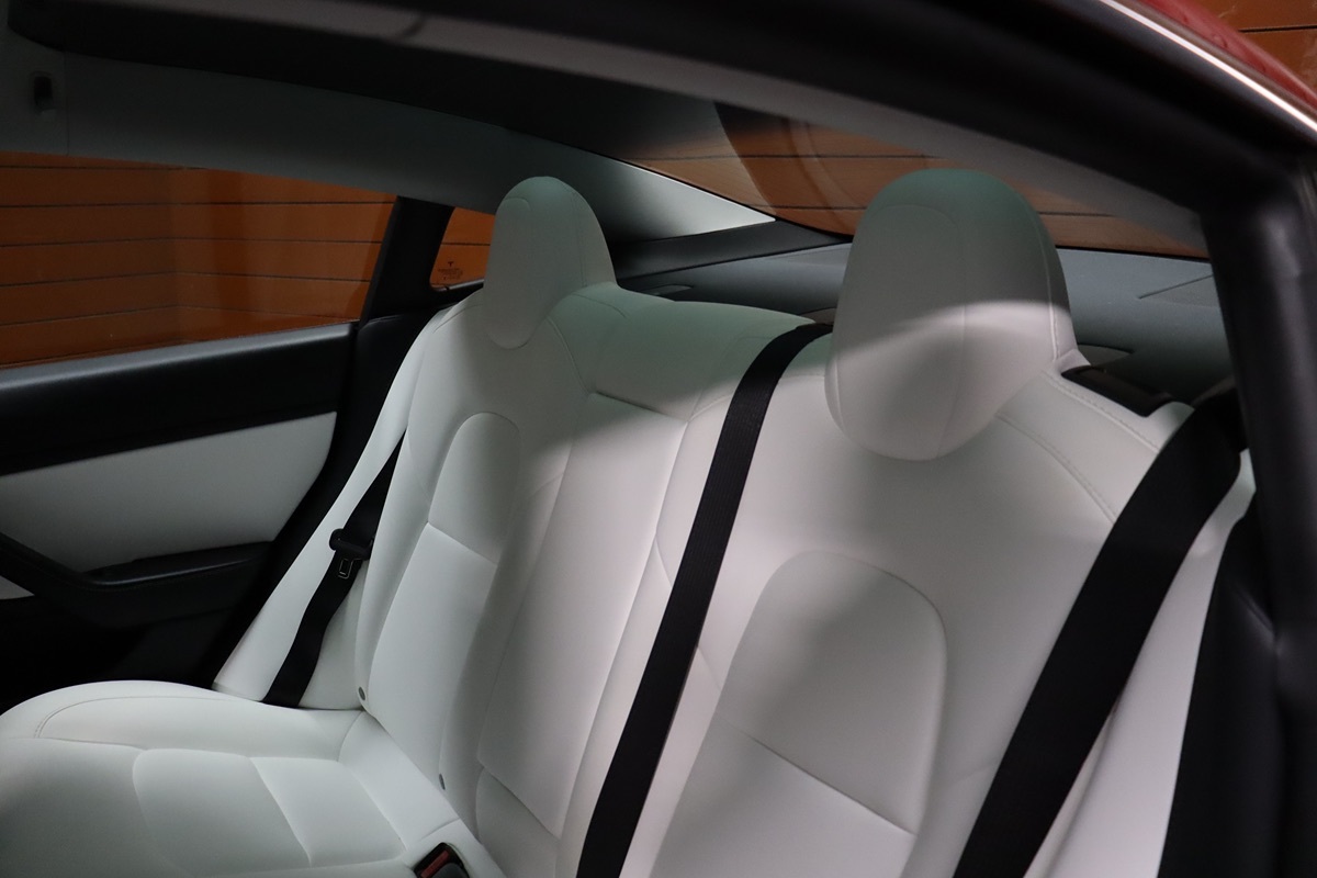 2020 Tesla Model 3 Long Range photo 38