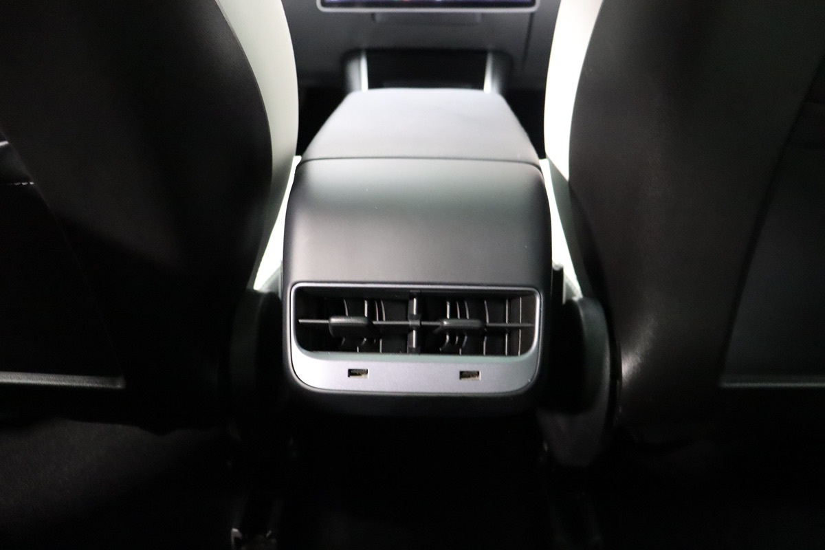2020 Tesla Model 3 Long Range photo 39