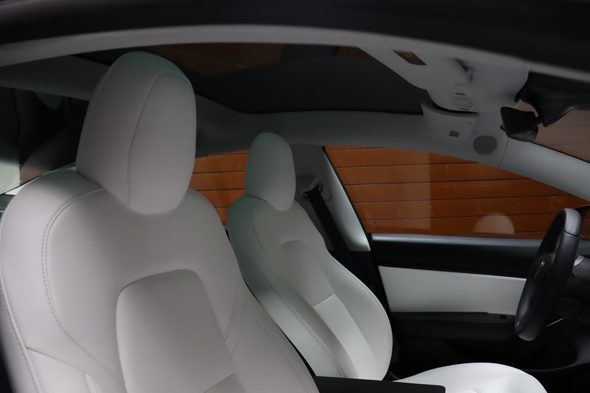2020 Tesla Model 3 Long Range photo 47