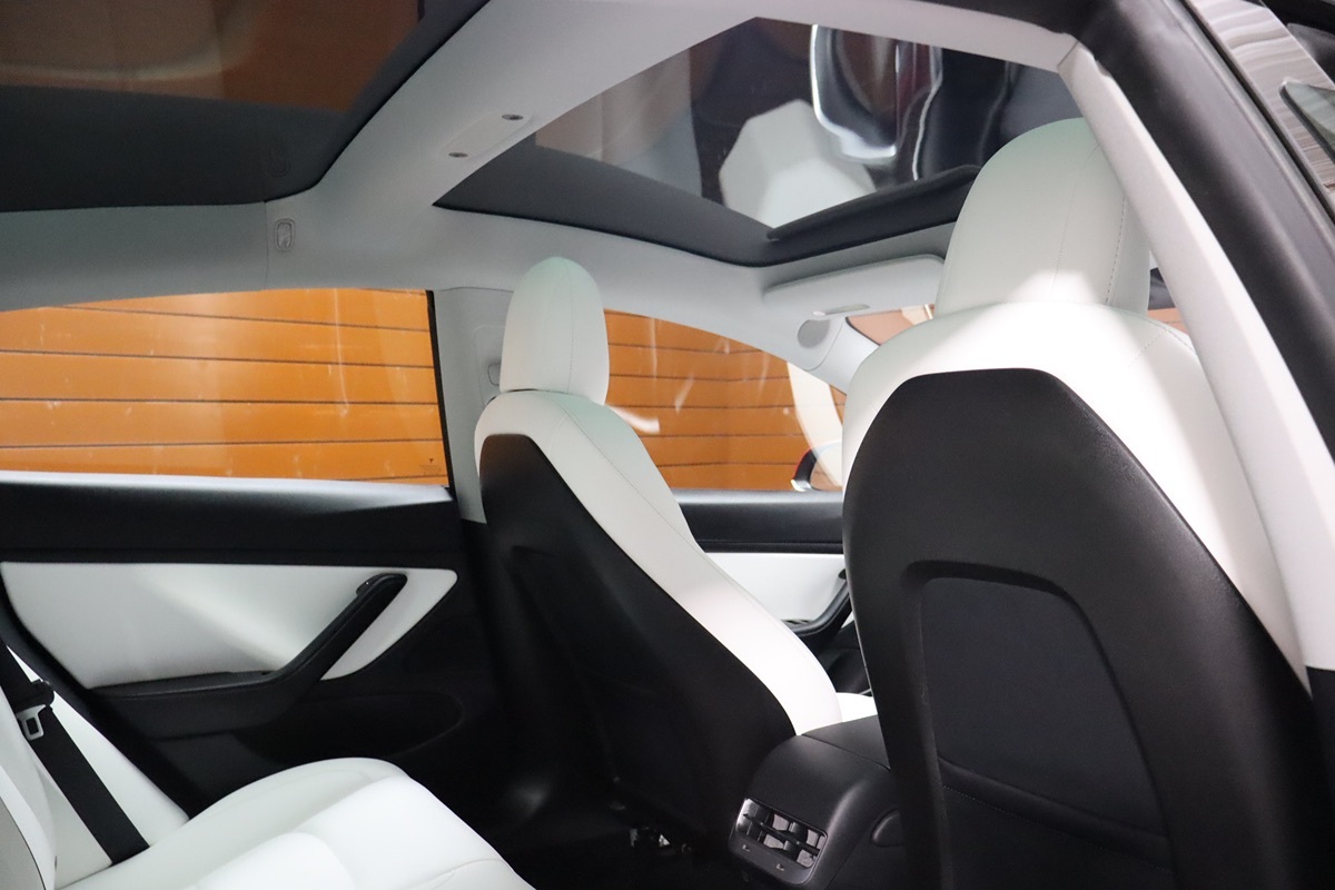 2020 Tesla Model 3 Long Range photo 48