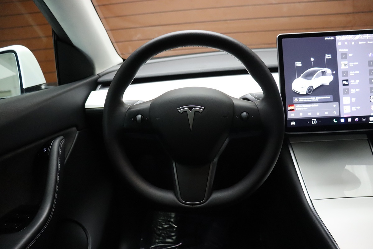 2021 Tesla Model Y Long Range photo 24