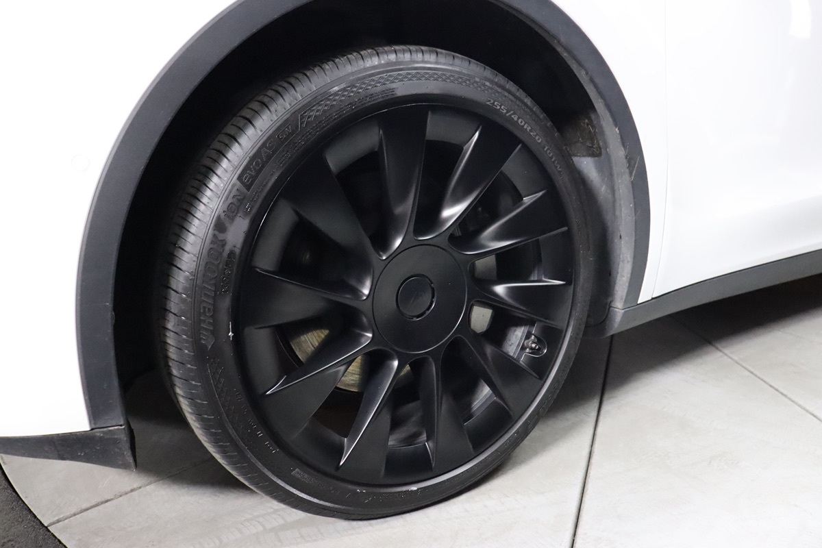 2021 Tesla Model Y Long Range photo 4