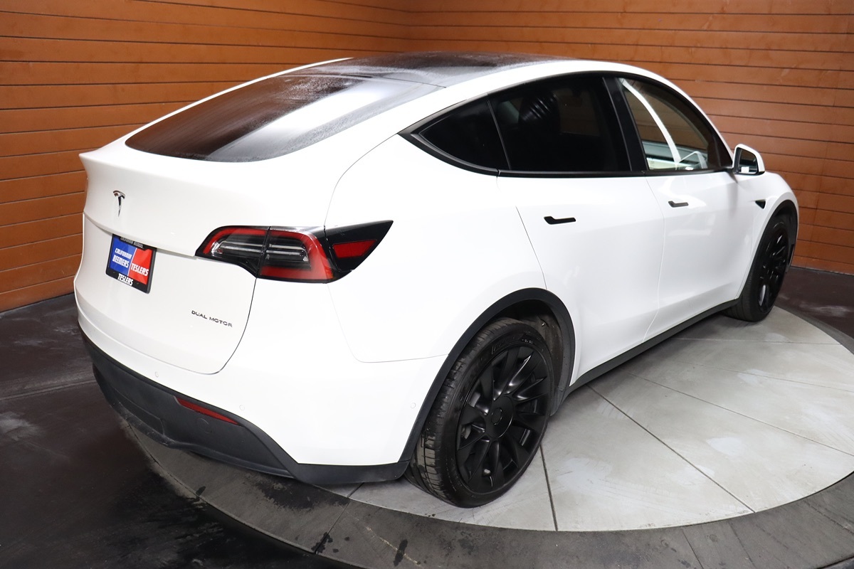 2021 Tesla Model Y Long Range photo 16