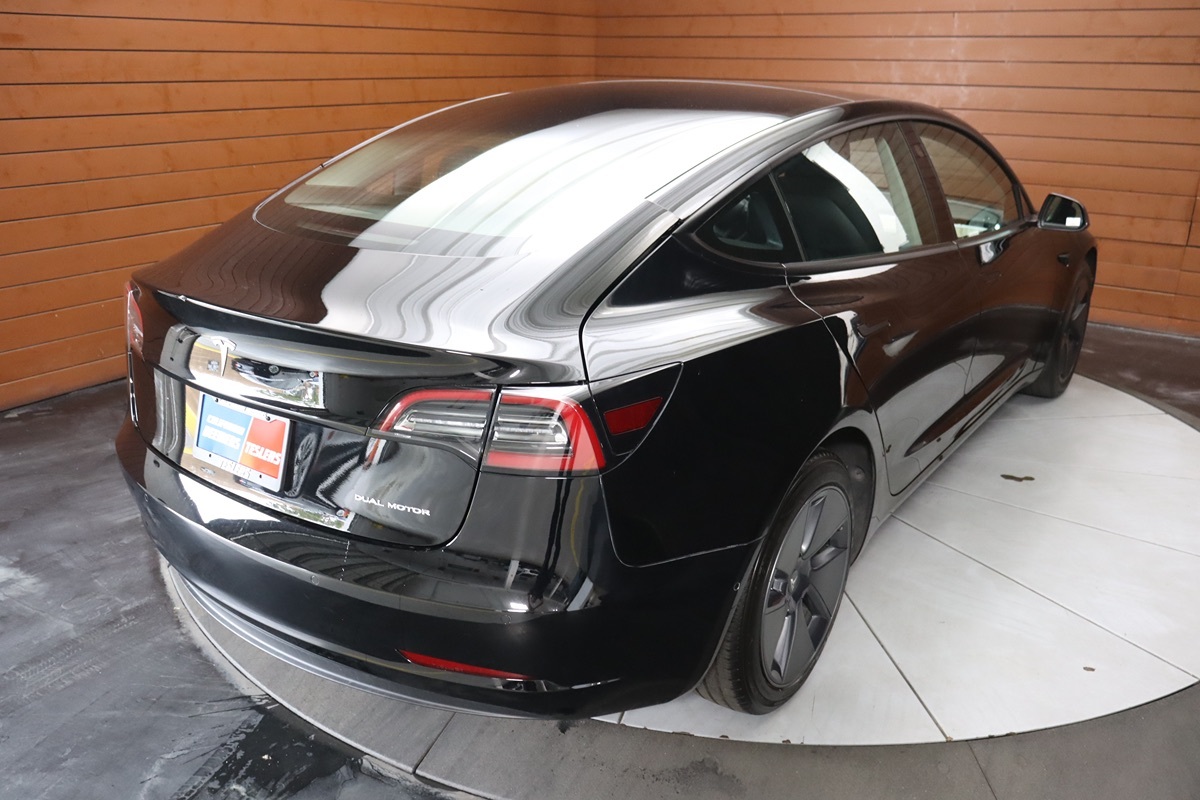 2022 Tesla Model 3 Long Range photo 10