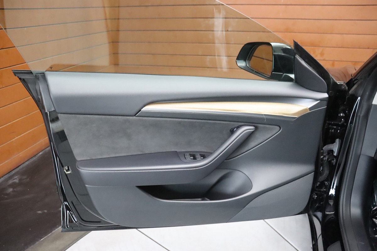 2022 Tesla Model 3 Long Range photo 15