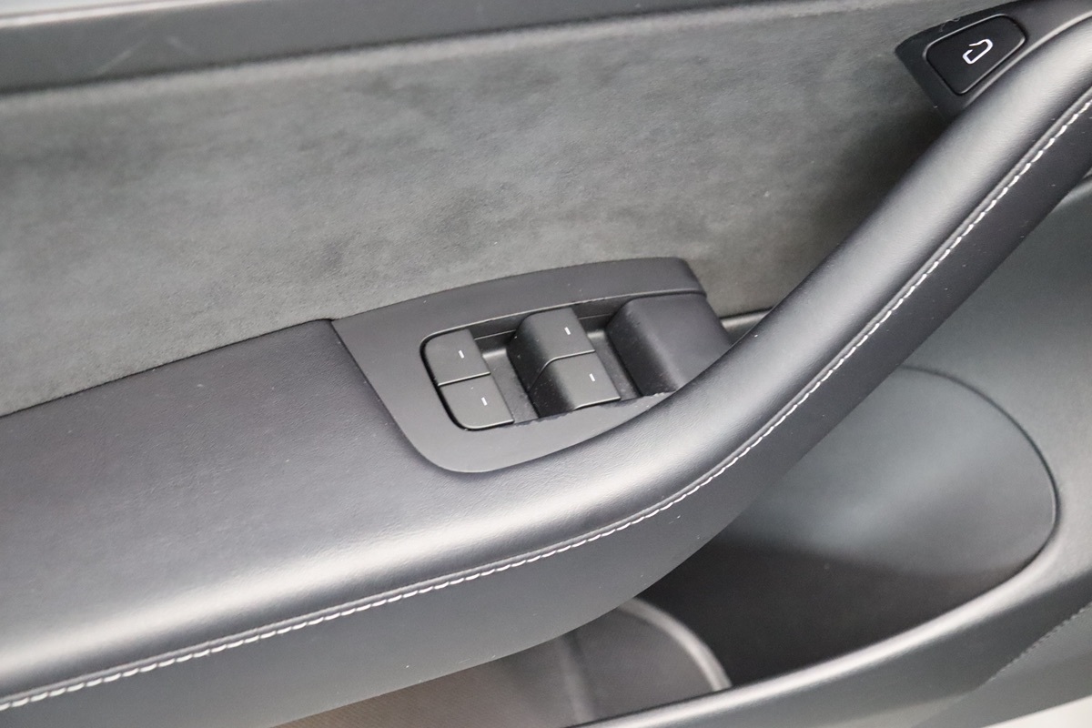 2022 Tesla Model 3 Long Range photo 16