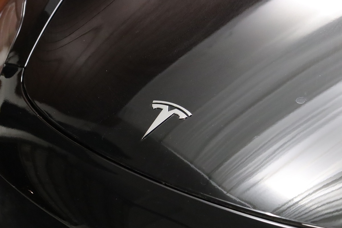 2022 Tesla Model 3 Long Range photo 2