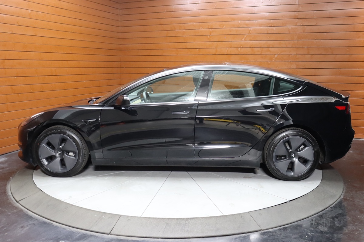 2022 Tesla Model 3 Long Range photo 7