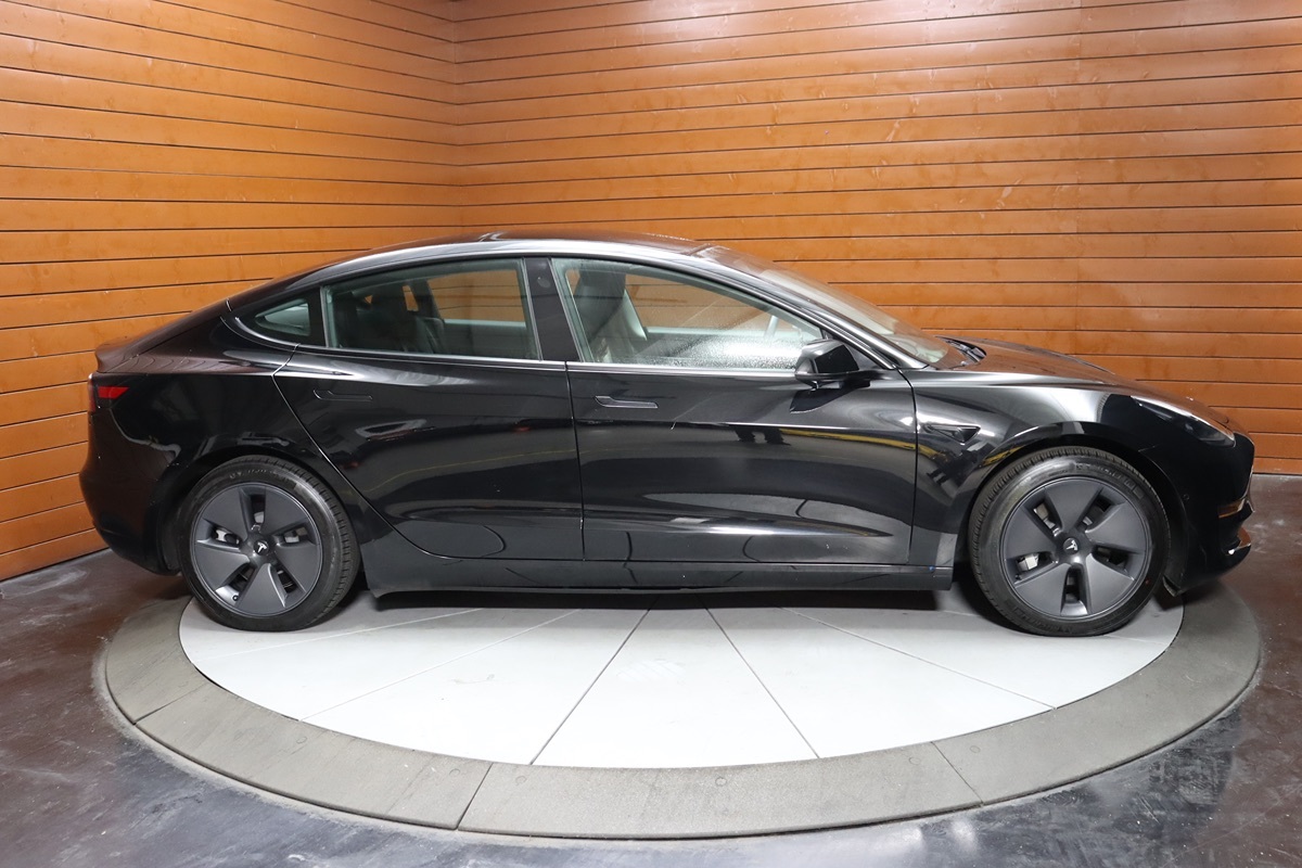 2022 Tesla Model 3 Long Range photo 12