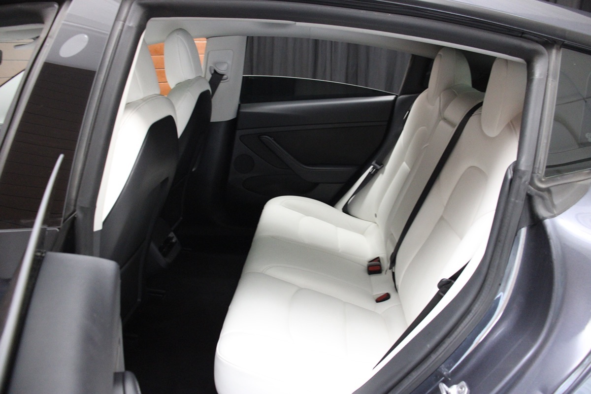 2022 Tesla Model 3 Performance photo 30