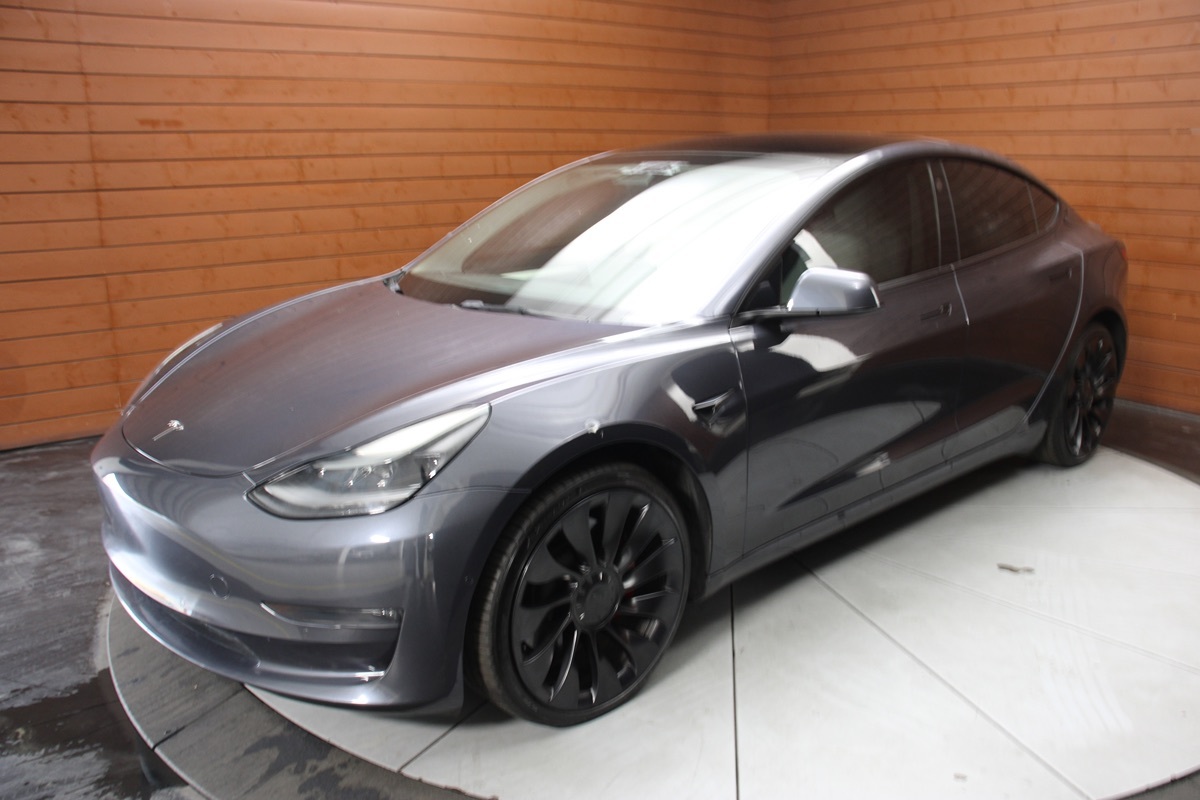 2022 Tesla Model 3 Performance photo 9