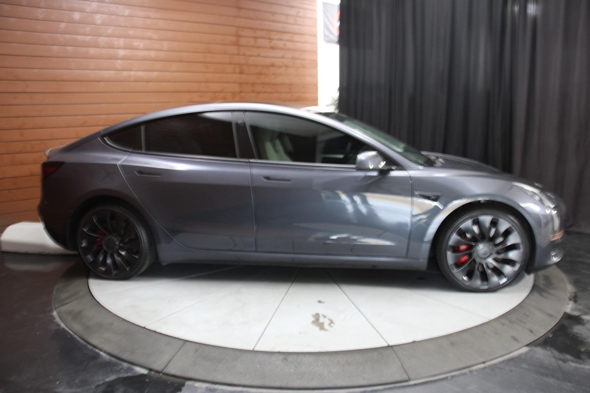 2022 Tesla Model 3 Performance photo 17