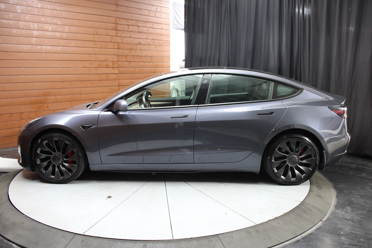 2022 Tesla Model 3 Performance photo 7