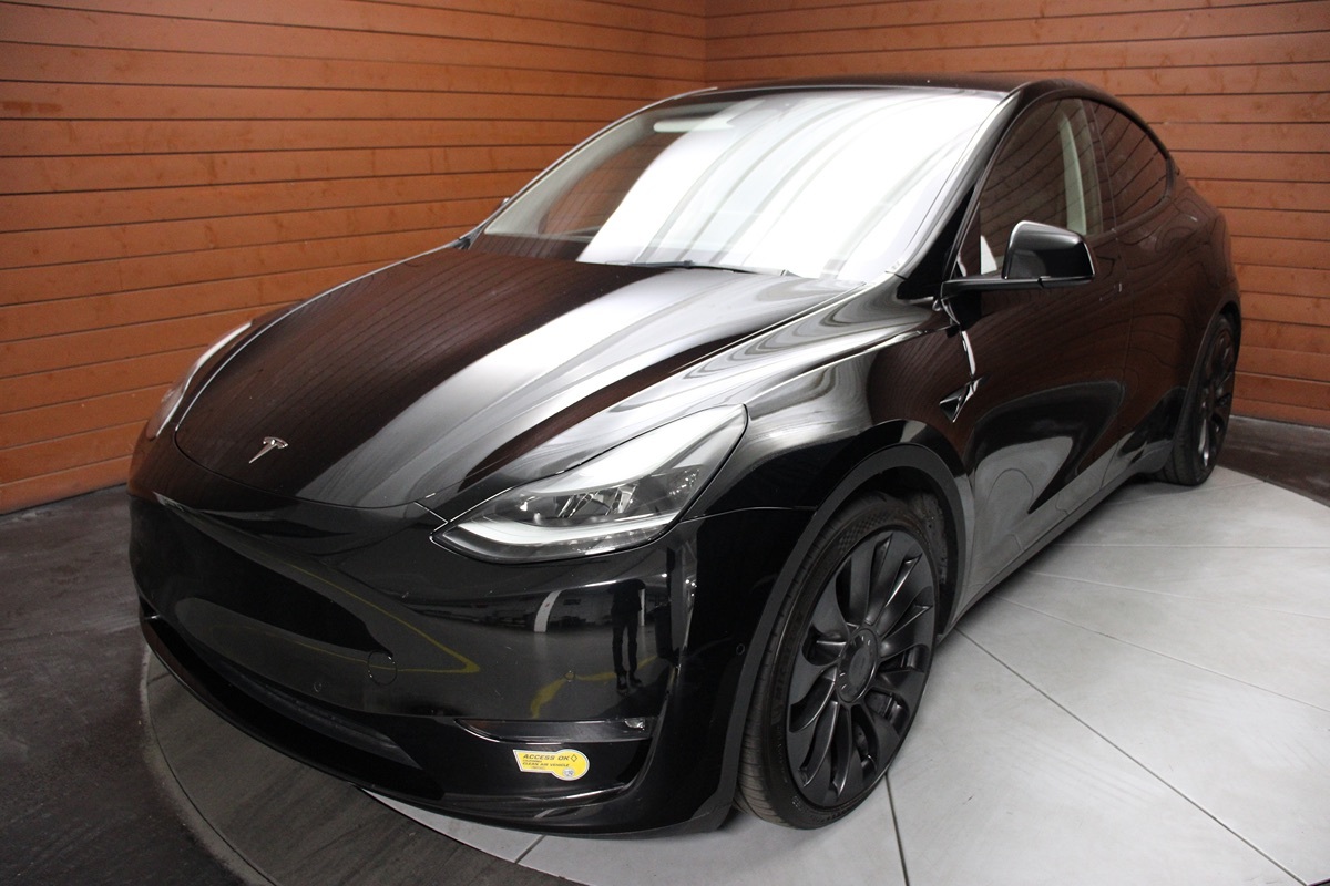 2022 Tesla Model Y Performance photo 3