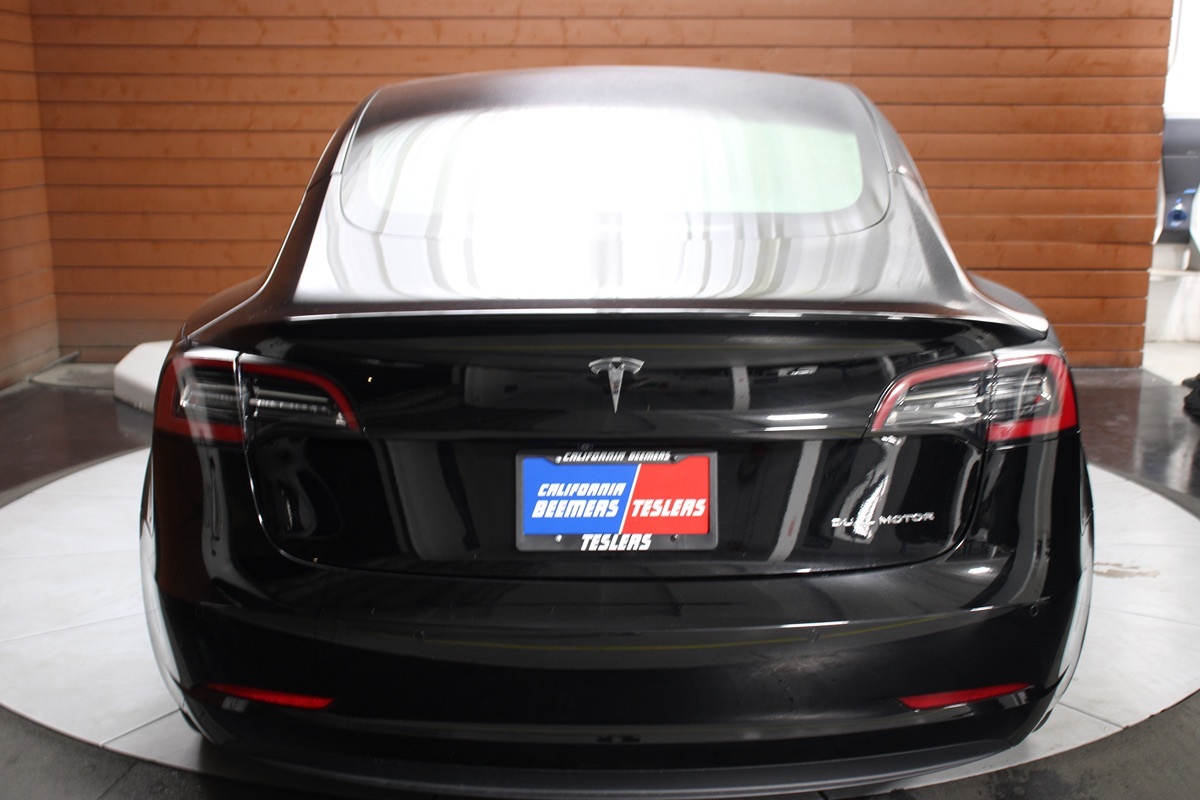 2022 Tesla Model 3 Long Range photo 9