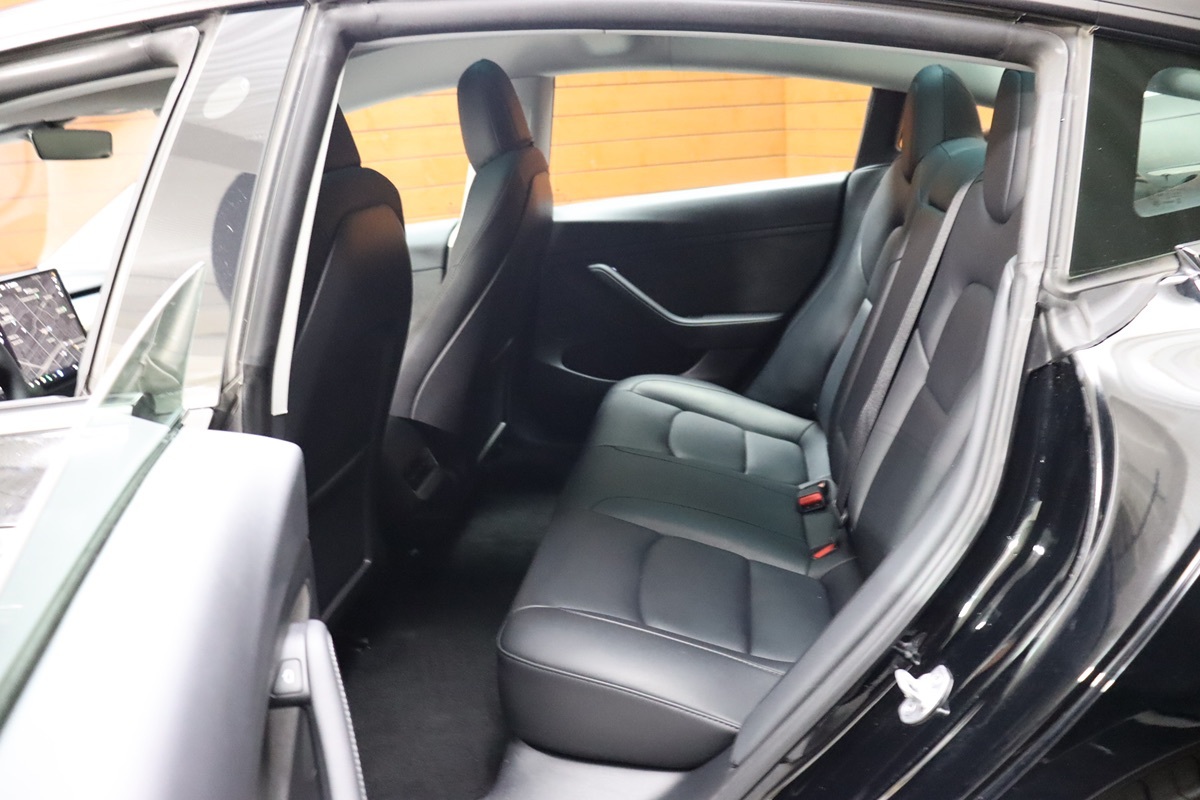 2022 Tesla Model 3 Long Range photo 29