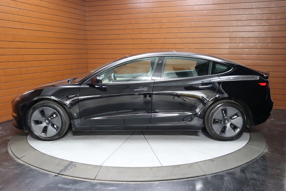 2022 Tesla Model 3 Long Range photo 7