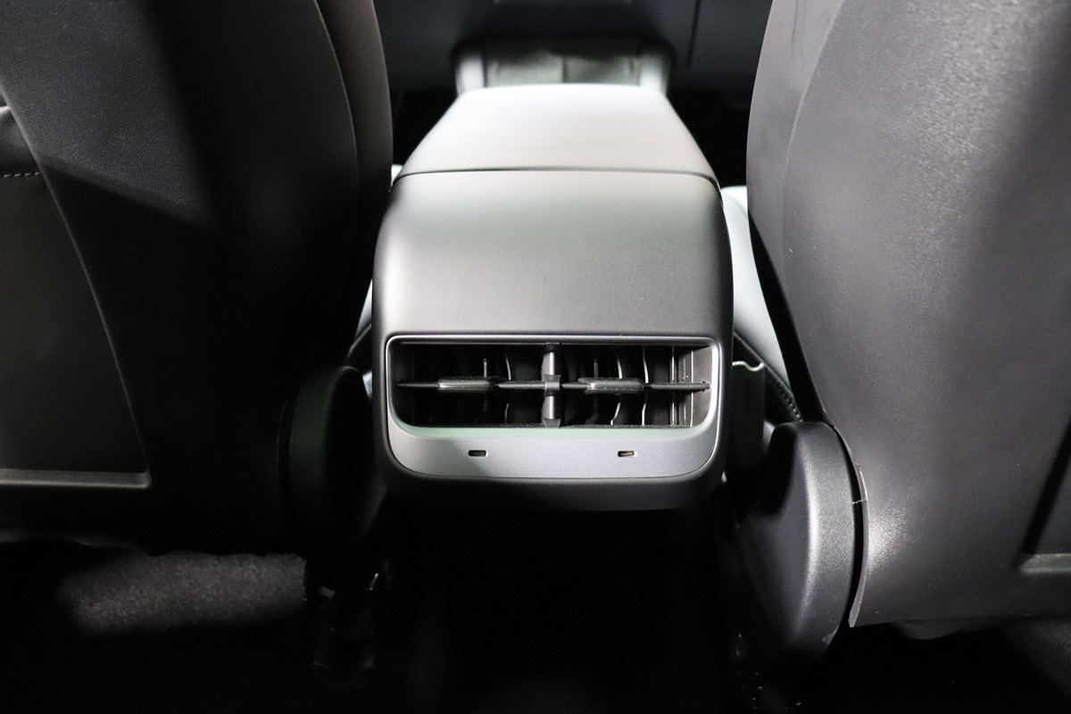 2022 Tesla Model 3 Long Range photo 33