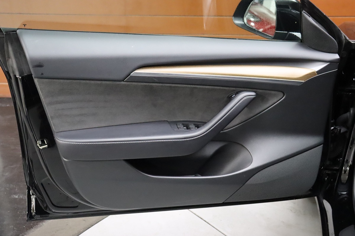 2022 Tesla Model 3 Long Range photo 35