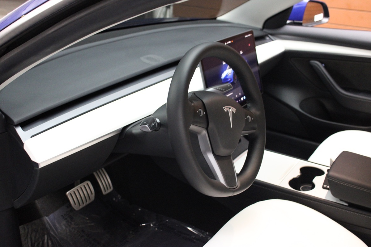 2022 Tesla Model 3 Performance photo 25