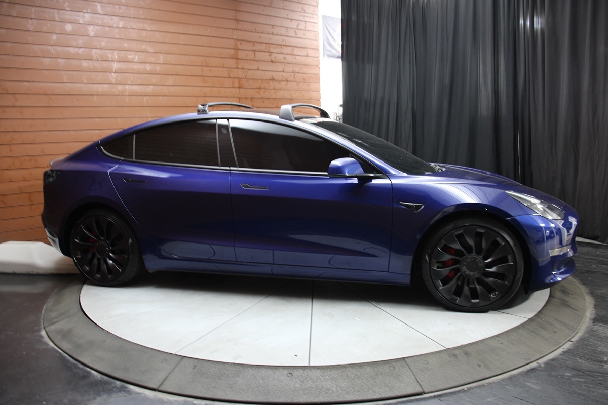 2022 Tesla Model 3 Performance photo 18
