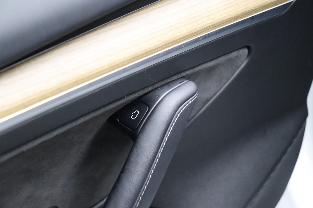 2021 Tesla Model 3 Long Range photo 26