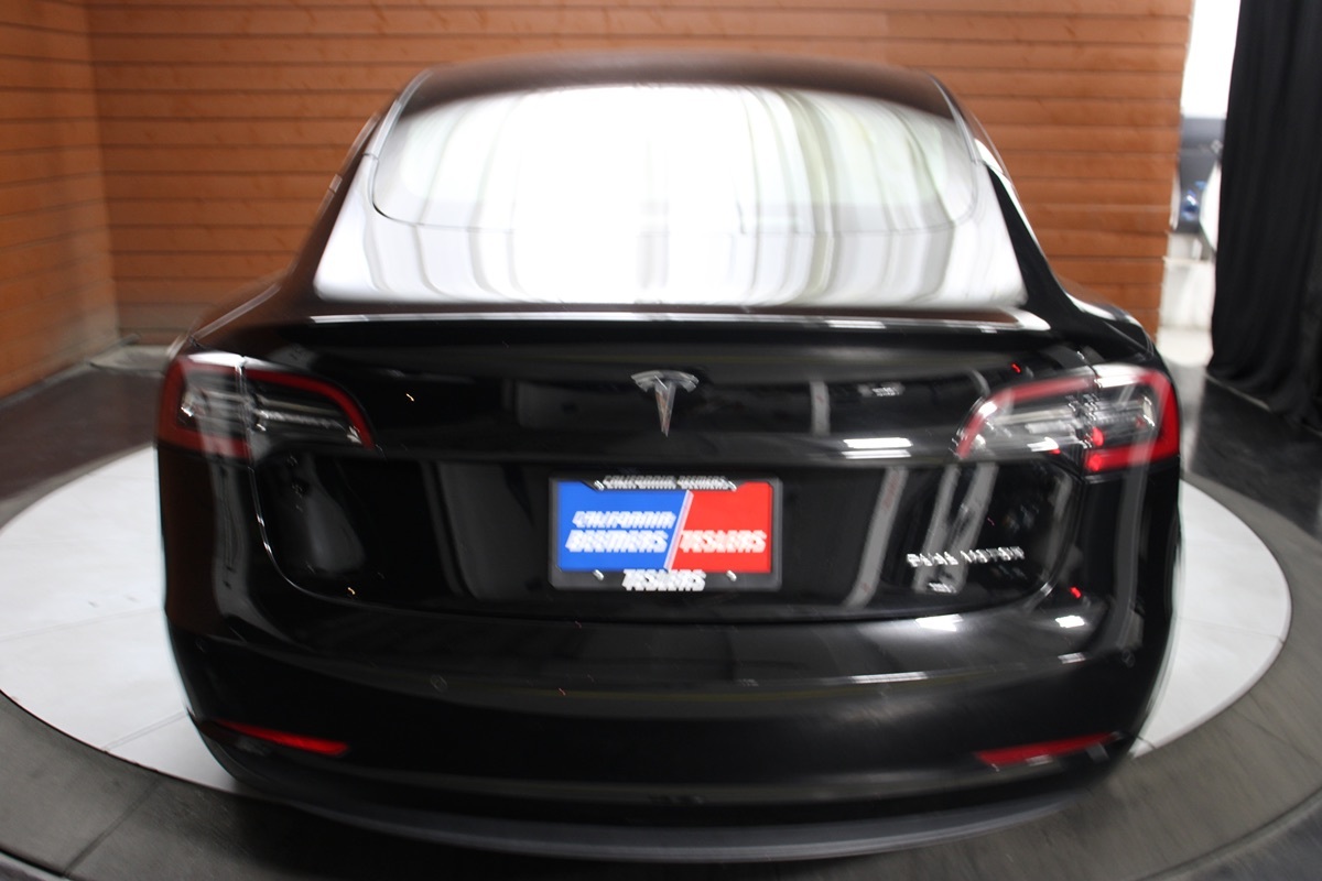 2021 Tesla Model 3 Long Range photo 2