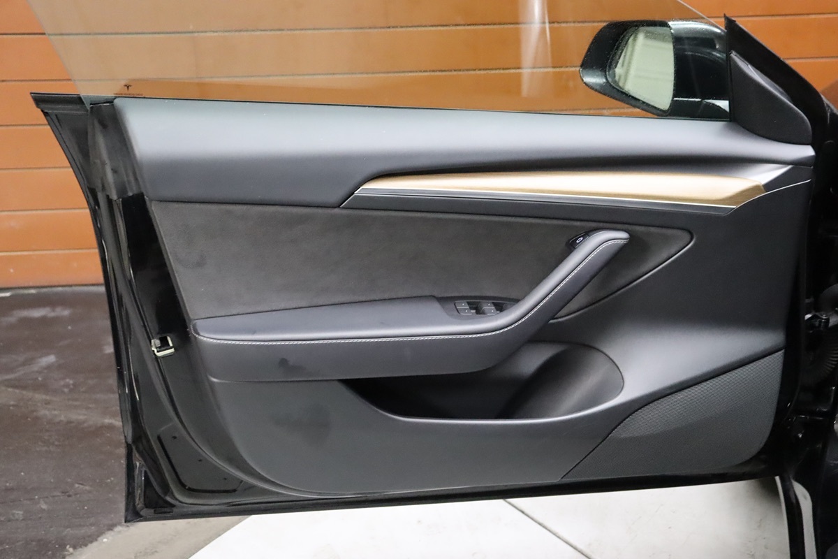 2021 Tesla Model 3 Long Range photo 35