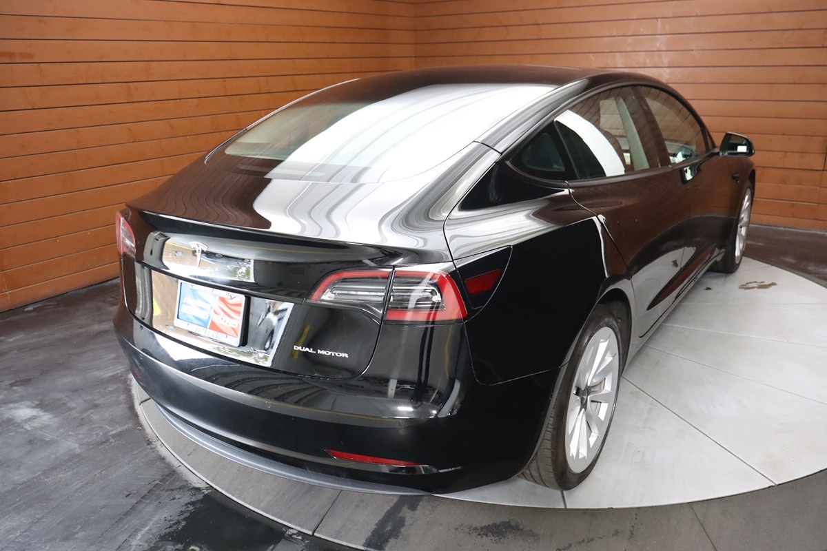 2022 Tesla Model 3 Long Range photo 15