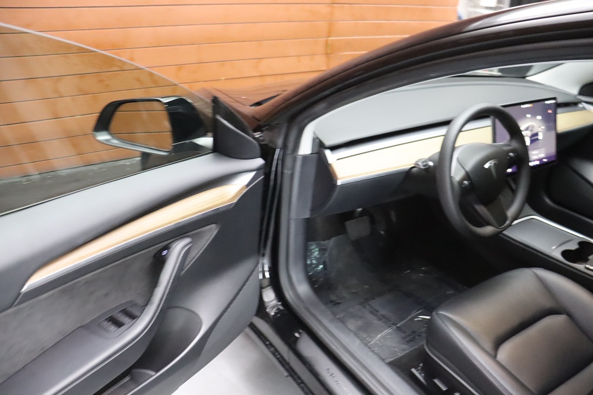 2022 Tesla Model 3 Long Range photo 17