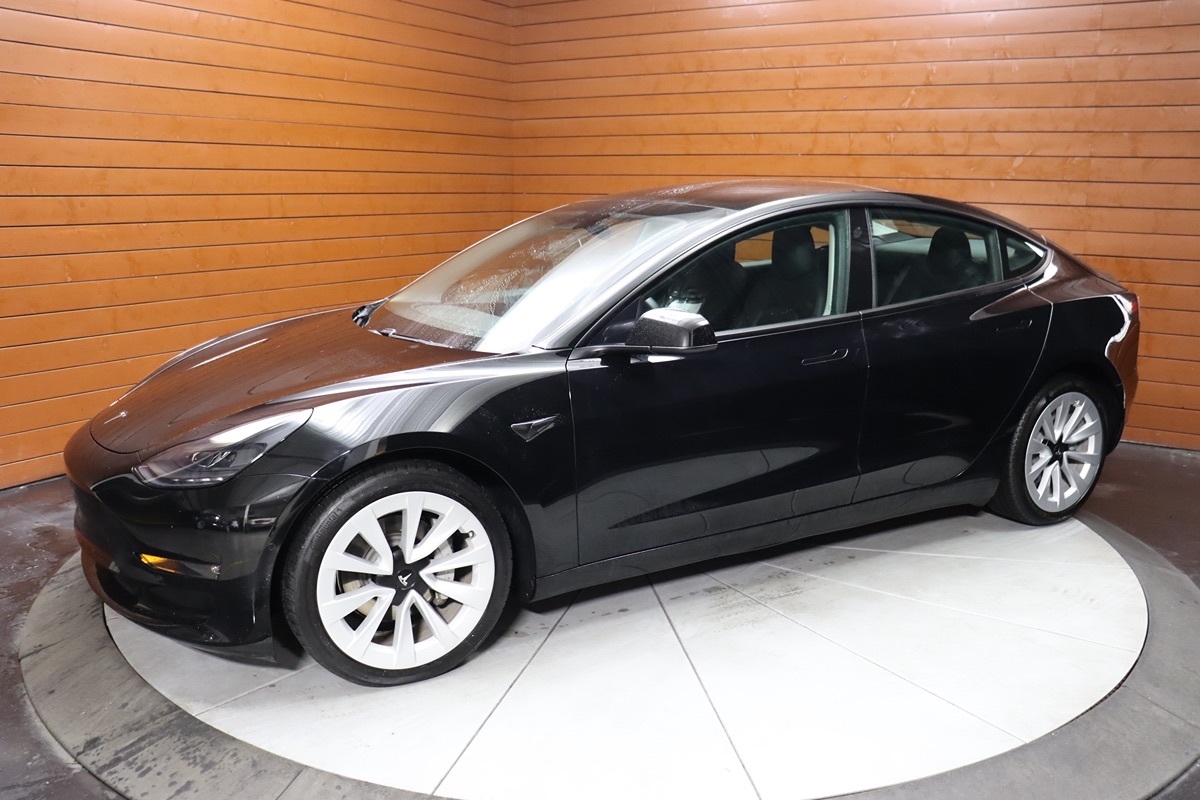 2022 Tesla Model 3 Long Range photo 6