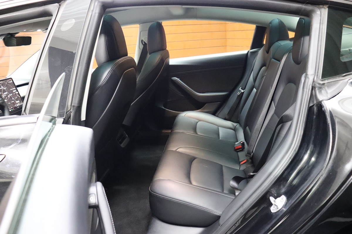 2022 Tesla Model 3 Long Range photo 33