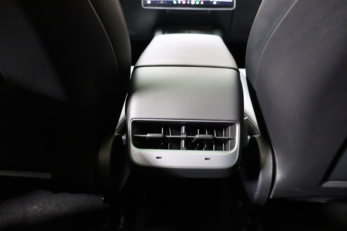 2022 Tesla Model 3 Long Range photo 37