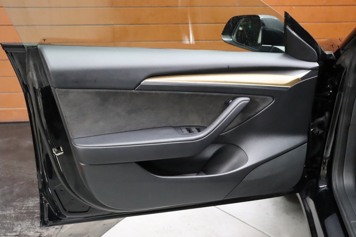 2022 Tesla Model 3 Long Range photo 25