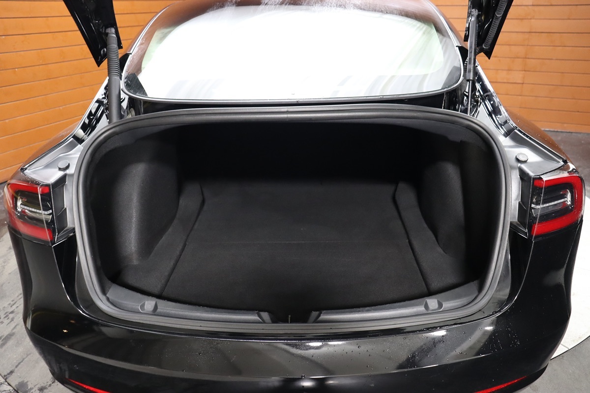 2022 Tesla Model 3 Long Range photo 8