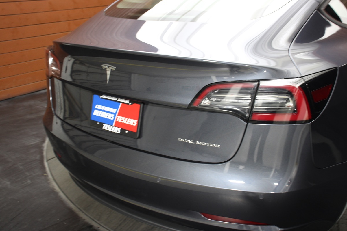 2022 Tesla Model 3 Long Range photo 8