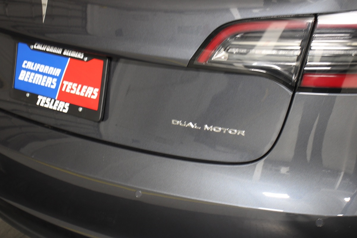 2022 Tesla Model 3 Long Range photo 10