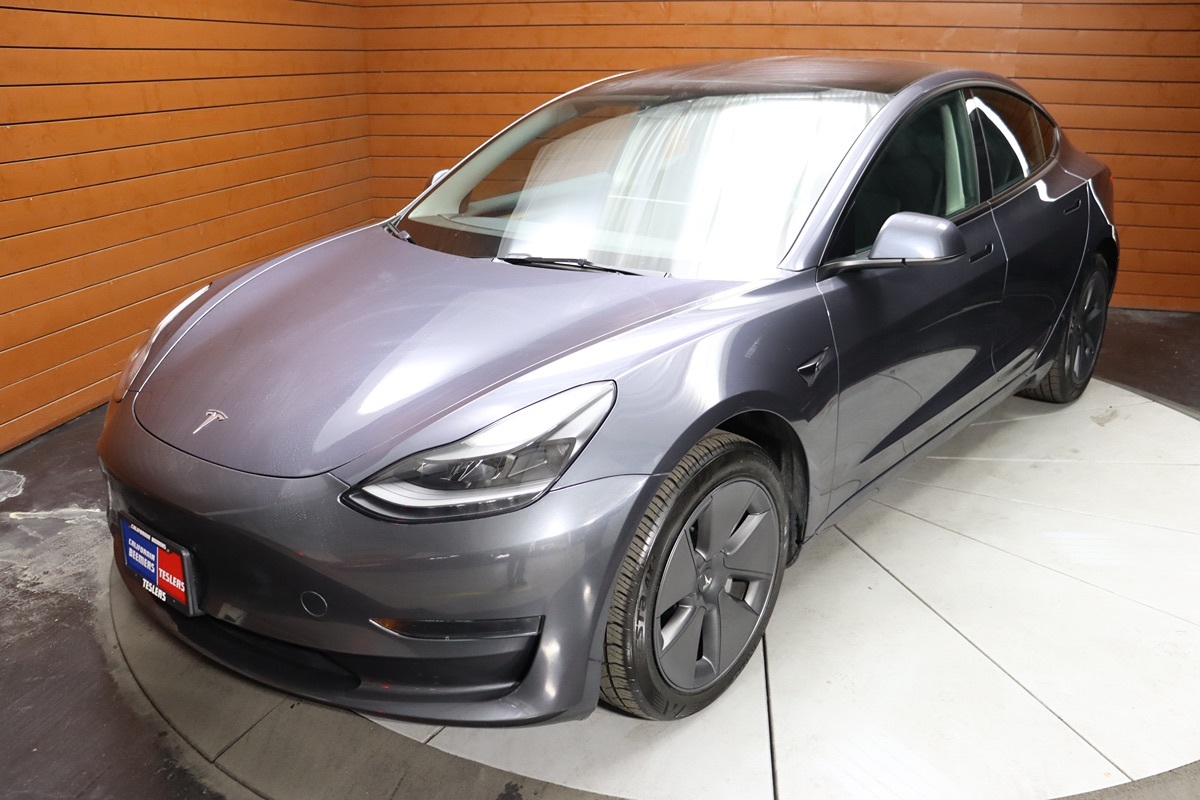 2022 Tesla Model 3 Long Range photo 4
