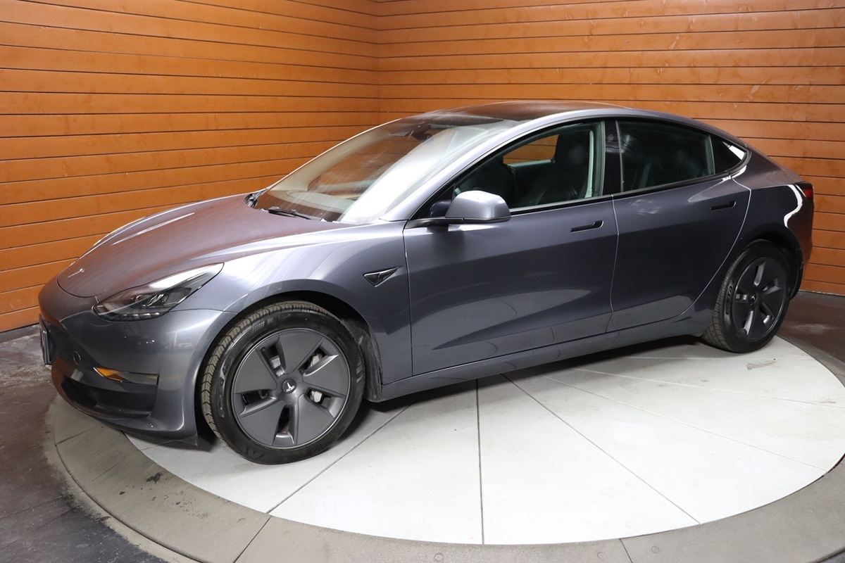 2022 Tesla Model 3 Long Range photo 2