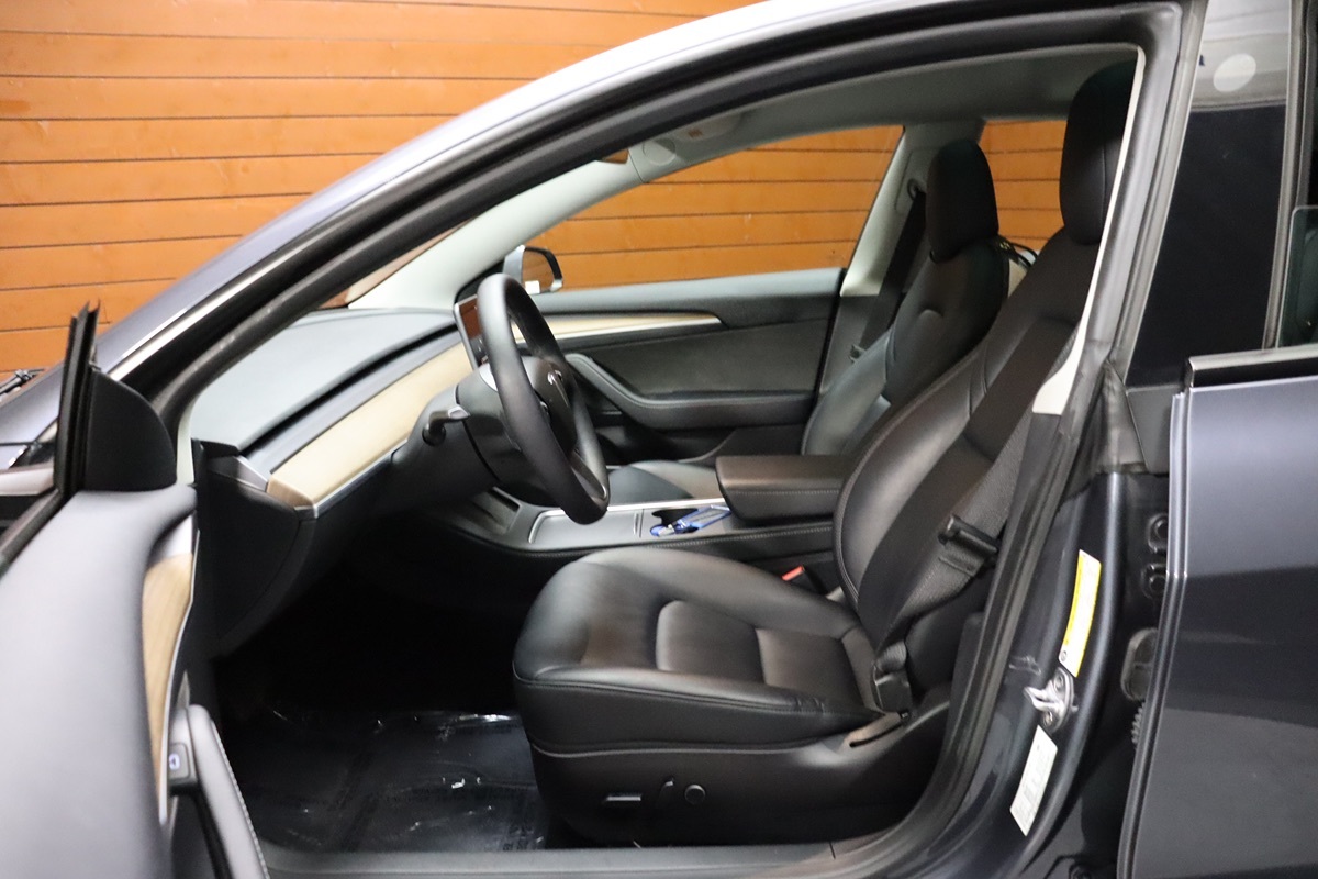 2022 Tesla Model 3 Long Range photo 25