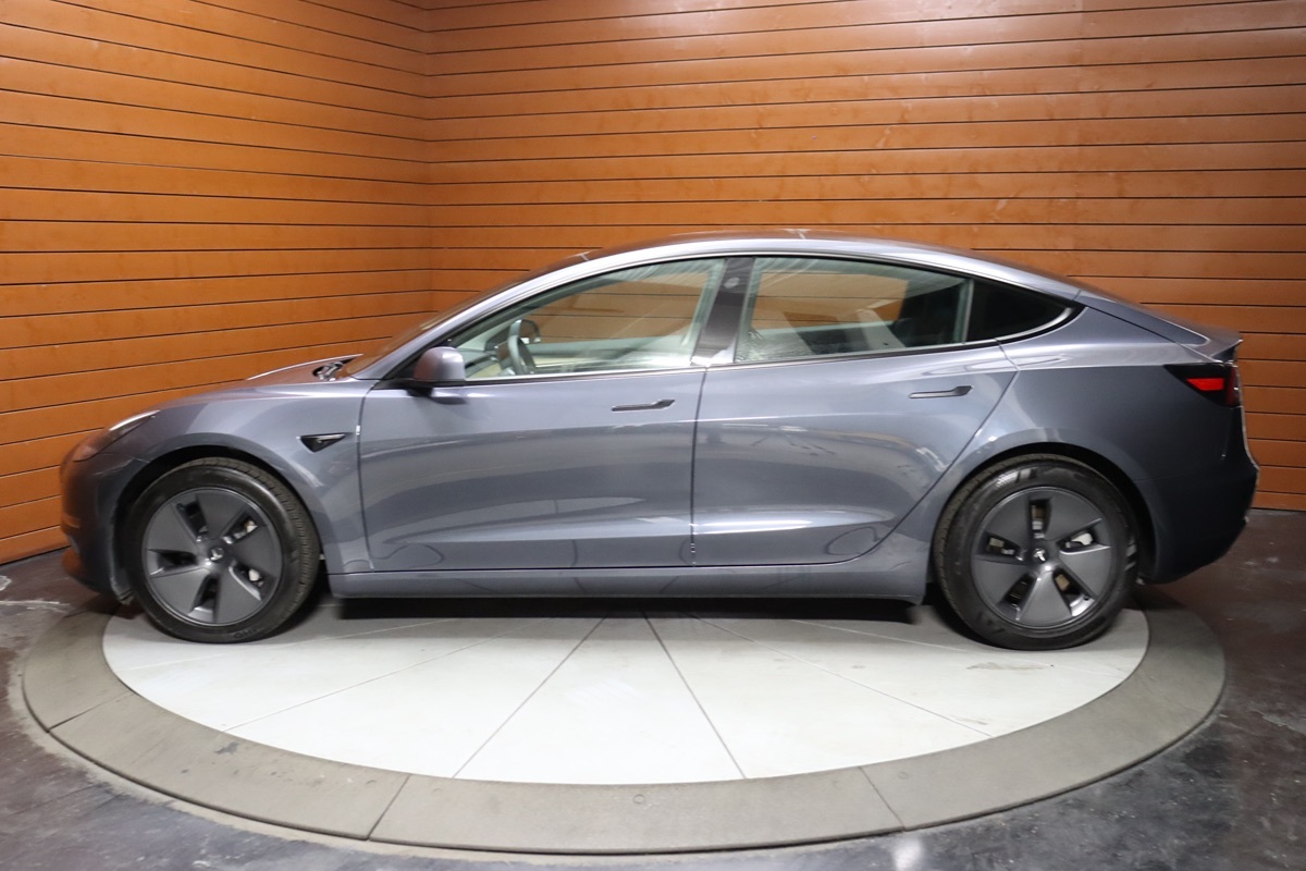 2022 Tesla Model 3 Long Range photo 6