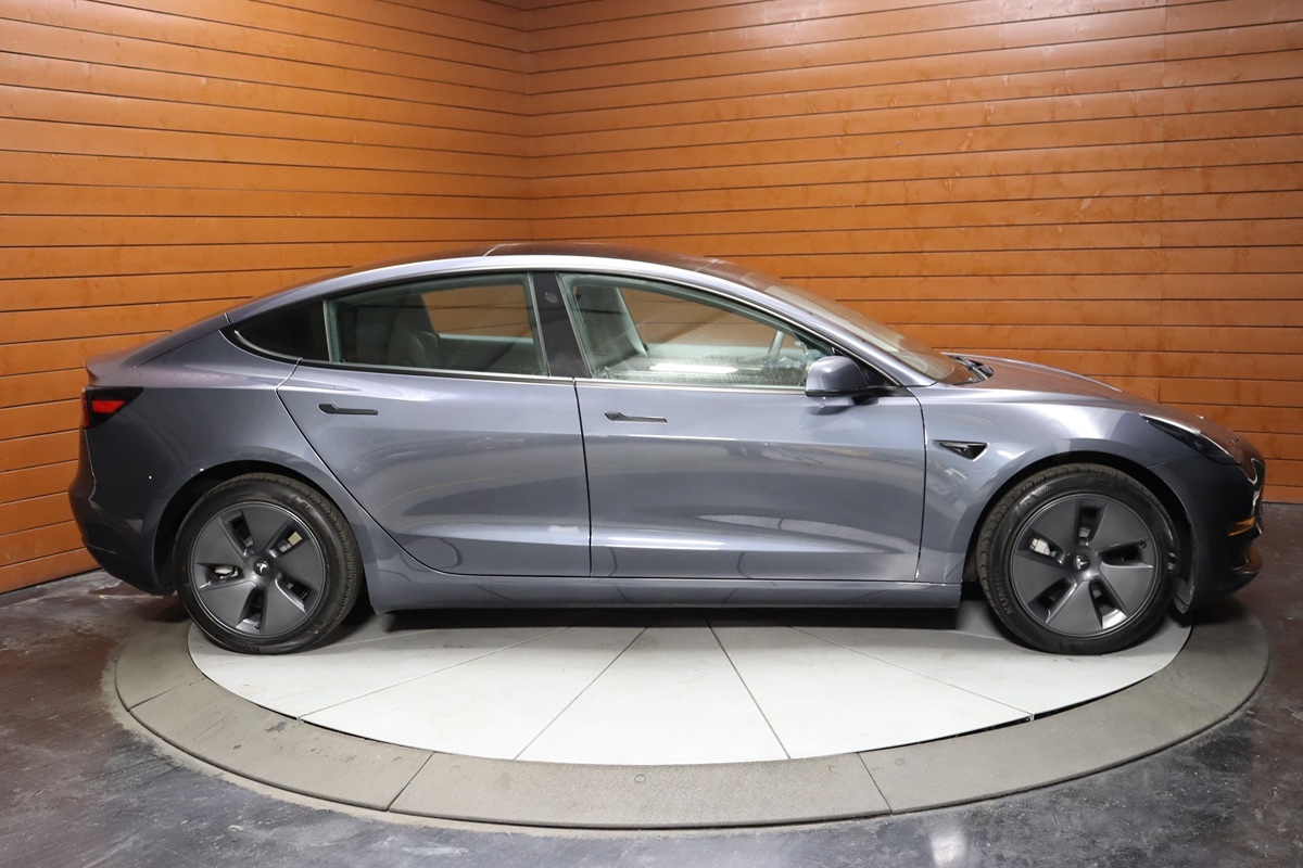 2022 Tesla Model 3 Long Range photo 13
