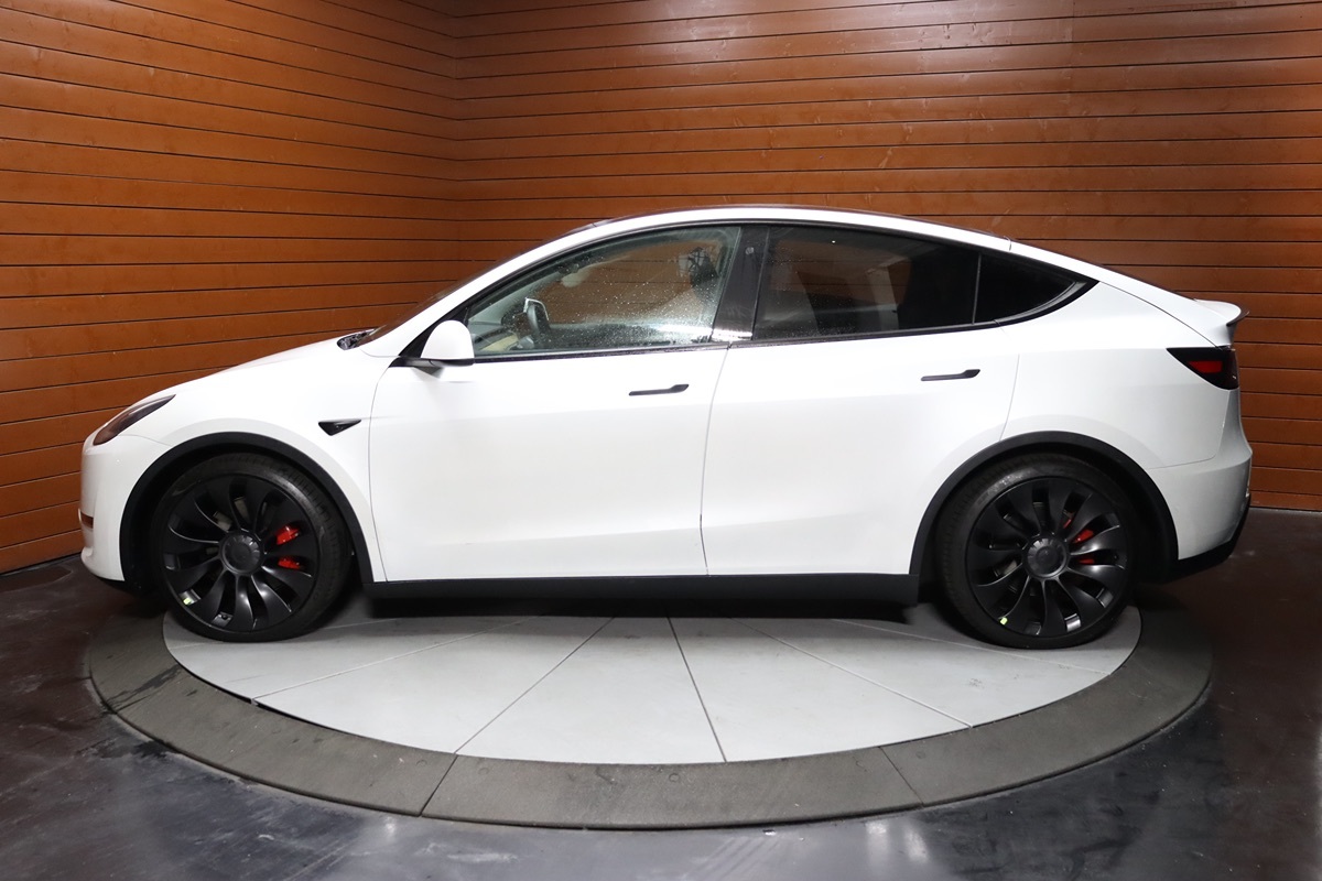 2022 Tesla Model Y Performance photo 9
