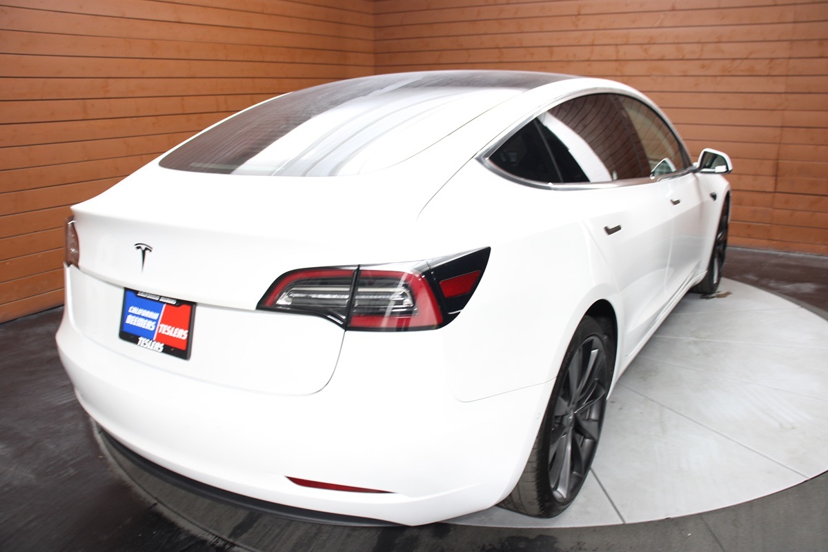 2020 Tesla Model 3 Performance photo 18