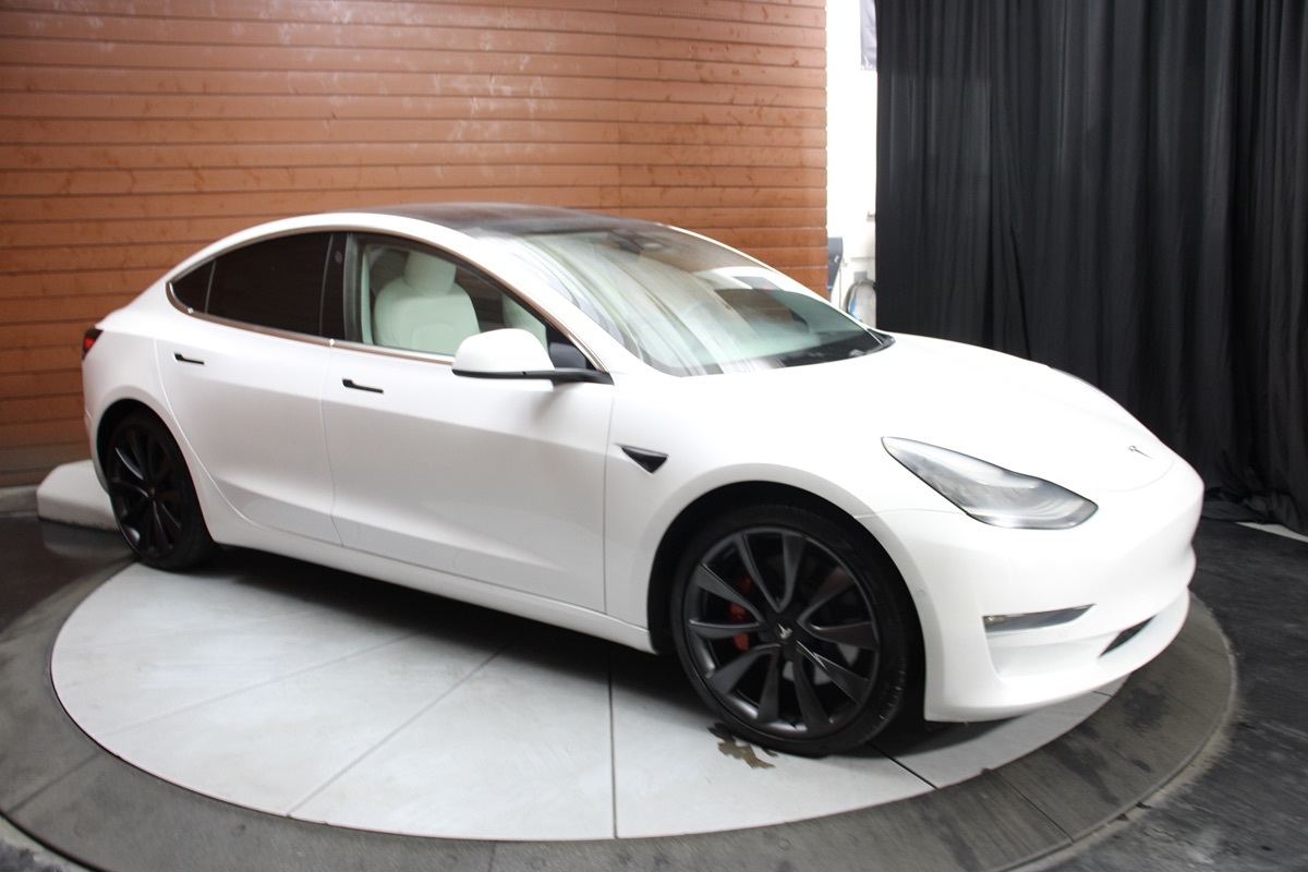2020 Tesla Model 3 Performance photo 16