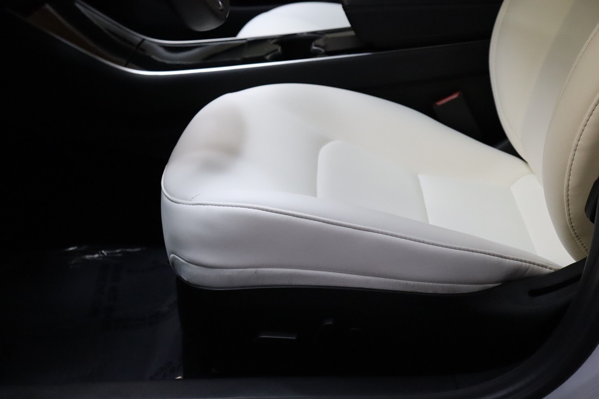 2020 Tesla Model 3 Performance photo 30